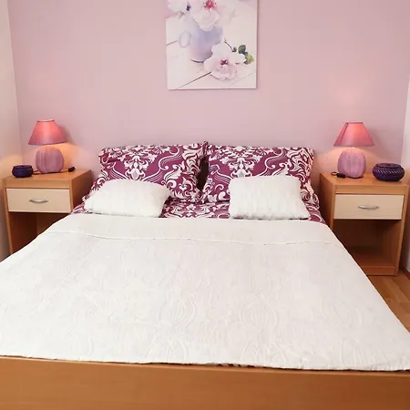 Gino Apartment